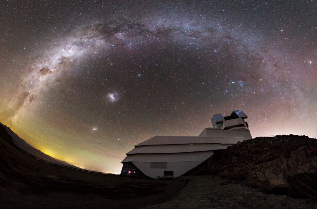La Voie Lactée au dessus de l'observatoire Vera C. Rubin